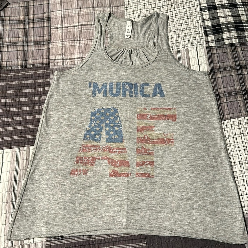 Cute women’s distressed graphic tank top size small